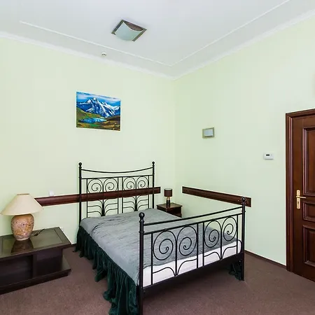 Apartment Luxury Two Bedroom Lviv